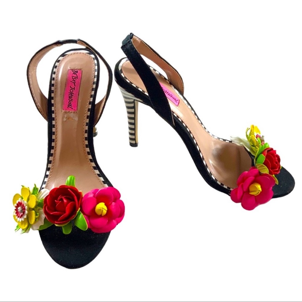 Betsey Johnson Ariah 3D floral colorful sling back heel sandals size 7.5